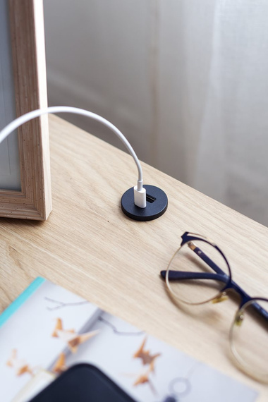 Nachtisch mit Schublade und 2 USB-Anschlüsse MAKS