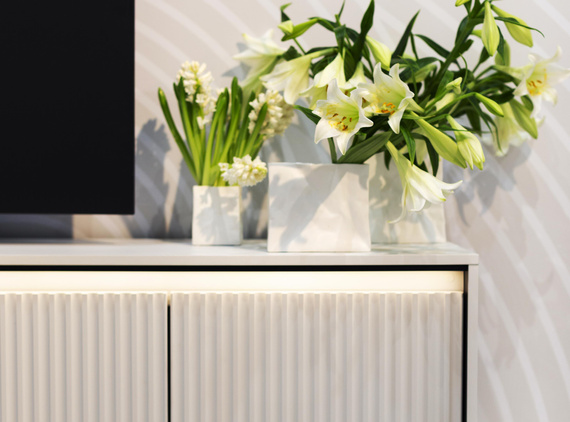 Kommode mit drei Schubladen und gerifflete Front FLORE Beige