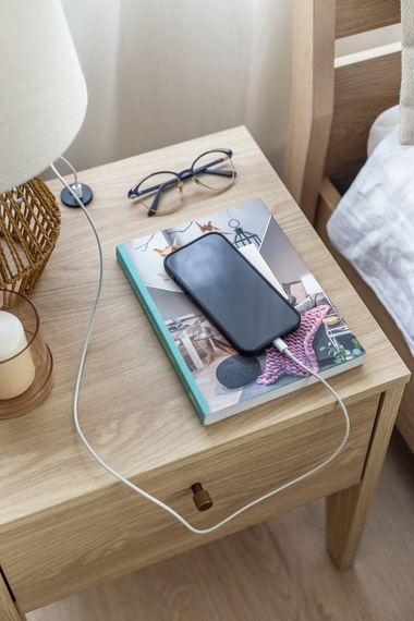 Nachtisch mit Schublade und 2 USB-Anschlüsse MAKS