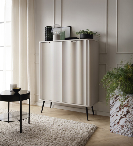 Highboard mit Lamellen auf hohen Beinen CARLO Kaschmir