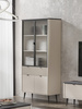 Elegante Vitrine mit Lamellen LILIA Kaschmir + Nussbaum