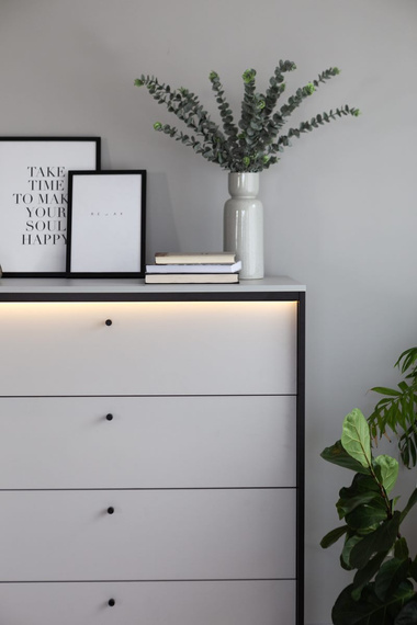 Kommode mit 4 Schubladen led MIYA