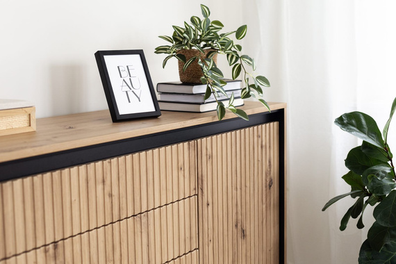 Kommode mit 4 Türen unf LED-Beleuchtung FLORE 193x40x83 cm) , 