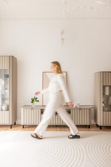 Kommode mit 4 Türen Lamellen Beige STYLS